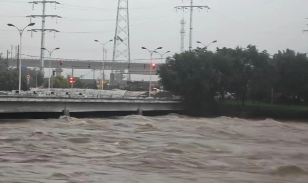 手机配资炒股网 多地持续遭遇强降雨，解放军和武警部队官兵投入防汛抢险救灾